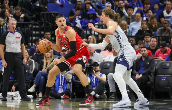 萨格斯生涯新高31分 波普24分 拉文9中3 魔术轻取公牛取4连胜 萨格斯生涯新高31分 波普24分 拉文9中3 魔术轻取公牛取4连胜