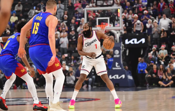 哈登打满下半场轰39+9+11 鲍威尔28分 约基奇3双 快船胜掘金