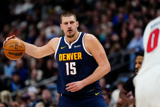 约基奇37+9+8 穆雷34分 小波特26分 掘金终结活塞3连胜