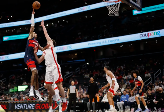 杰伦-格林第三节22分 申京26+10+6 阿门20+15 火箭轻取奇才