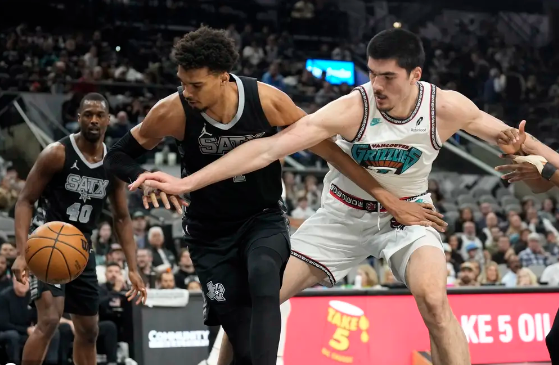 莫兰特21+12 阿尔达马20+10 文班13+12+8帽 灰熊击败马刺