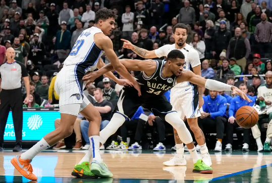 字母哥三节26+11 利拉德30+5 班凯罗22分7失误 雄鹿三杀魔术