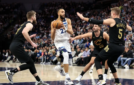 米切尔36+8+7爱德华兹28分 加兰29+5+6骑士124-117擒森林狼