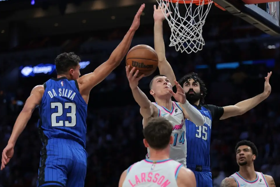 热巴26+10+9 希罗30+8+12 小瓦格纳29+8 热火双加时逆转魔术