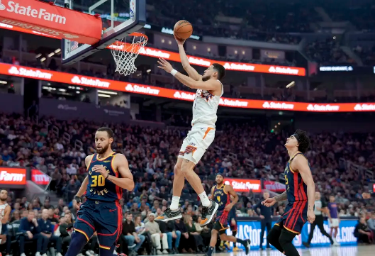 布克31+11 杜兰特19+6 库里14分&上半场仅2分 太阳大胜勇士