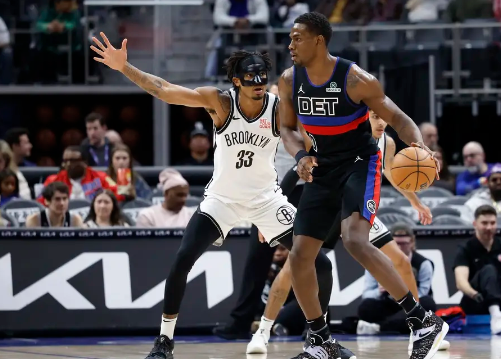 CC15+7+9 杜伦18+11+6帽 比斯利遭驱逐 活塞送篮网4连败