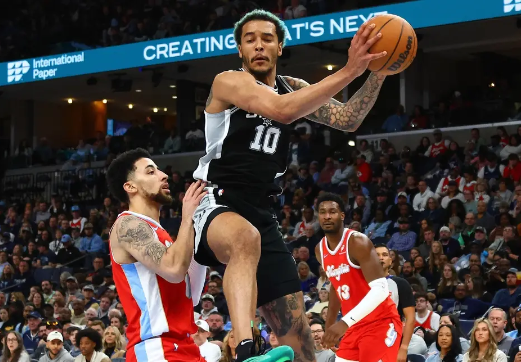 福克斯中投绝杀 JJJ赛季新高42分 马刺险胜灰熊止4连败