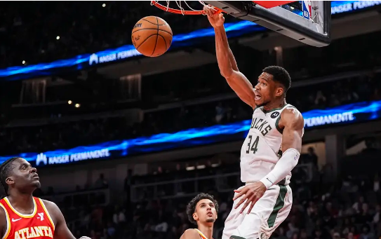 字母哥26+11+10 利拉德23+5 特雷-杨28+13 雄鹿力擒老鹰