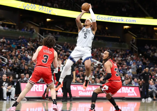 怀特44分生涯新高 班凯罗20+9&失绝杀 公牛险胜魔术