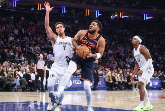 唐斯哈特同场三双 马绍尔空砍38分 尼克斯40助轻取独行侠