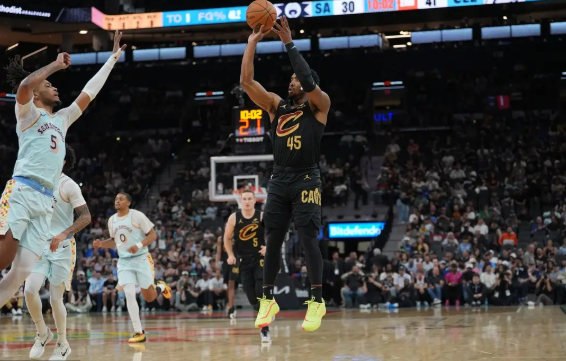 莫布里25+12+5 巴恩斯失绝杀 骑士拒绝逆转&1分险胜马刺